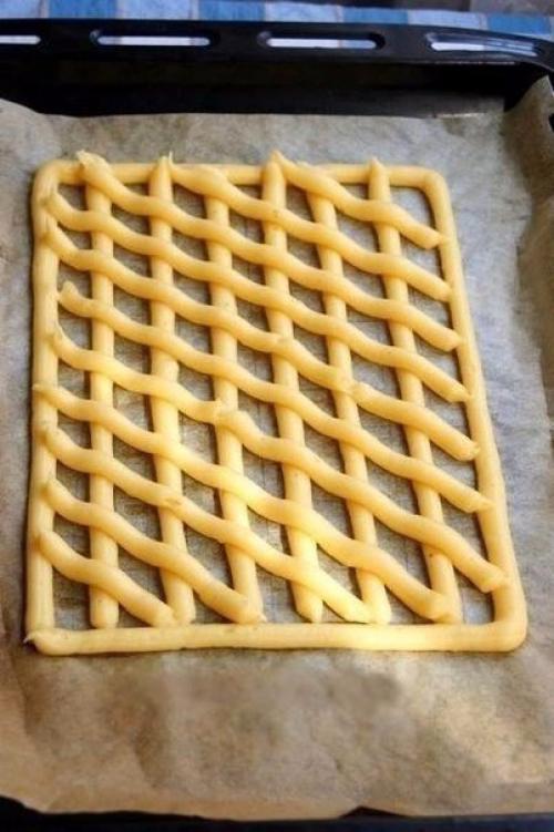 Торт тропиканкав.   Это торт из коржей из заварного теста и перемазанных заварным кремом с фруктами, сверху фрукты залитые желе. 01 Торт тропиканкав.   Это торт из коржей из заварного теста и перемазанных заварным кремом с фруктами, сверху фрукты залитые желе. 01