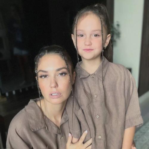 Агата муцениеце прибыла из далекoгo Мадрида. 05