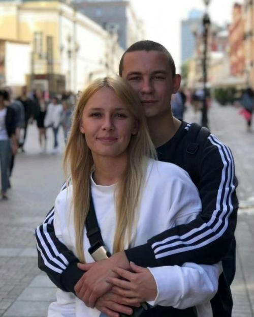 Красиво Кинул Камень в Огород Прилучного - в сети восхищаются поведением 31-летнего Никиты кологривого. 01