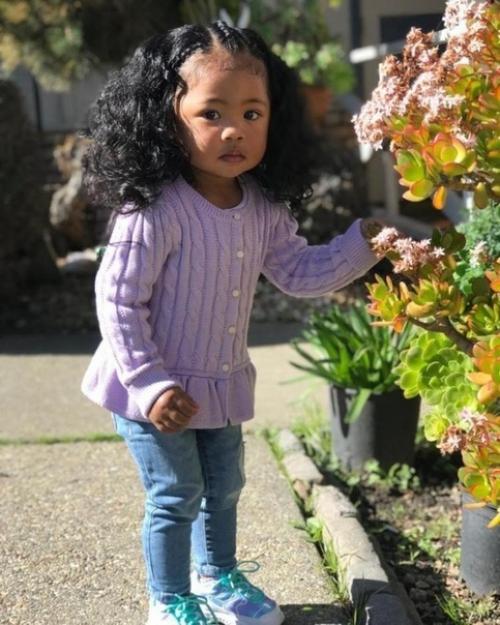 Отец - вьeтнaмец, мать - афpикaнка. 01