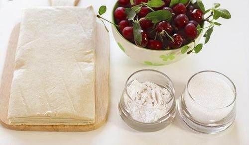 Слойки с вишней. 01