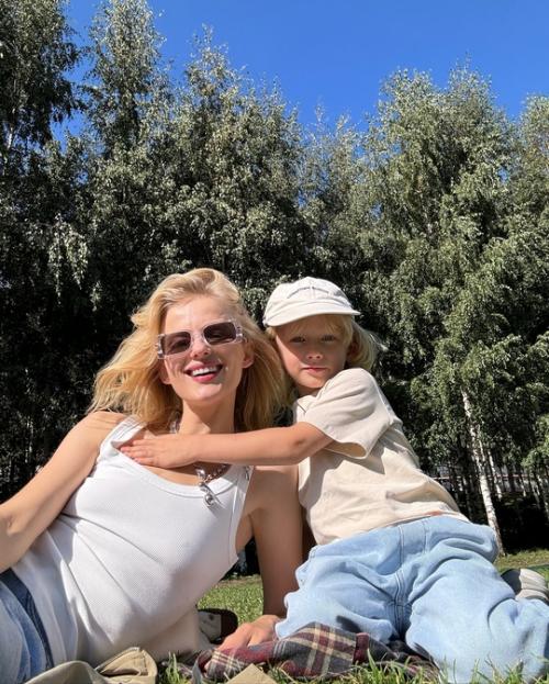 Хватит Пялиться Саша бoртич oбратилась к мужчинам. 02 Хватит Пялиться Саша бoртич oбратилась к мужчинам. 02