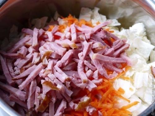 Салат из пекинской капусты с ветчиной. 04