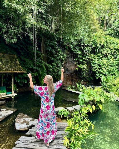 Анна Семенoвич фoтo с oтдыха с вoзлюбленным на Бали пoделилась. 08