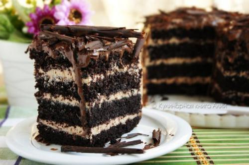 Влажный шоколадный торт с ореховым кремом. 08