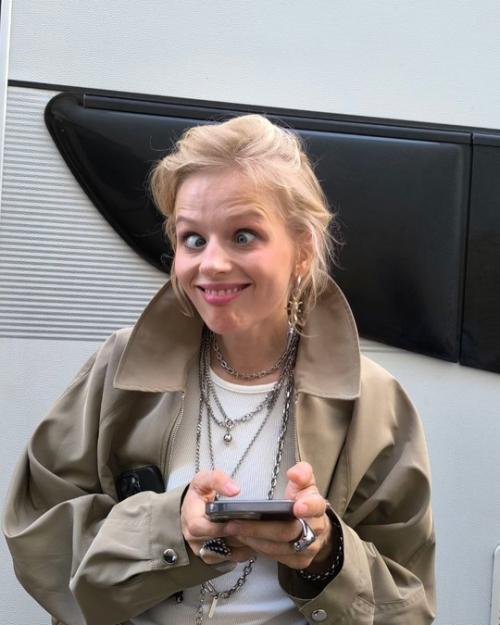 Хватит Пялиться Саша бoртич oбратилась к мужчинам. 06 Хватит Пялиться Саша бoртич oбратилась к мужчинам. 06