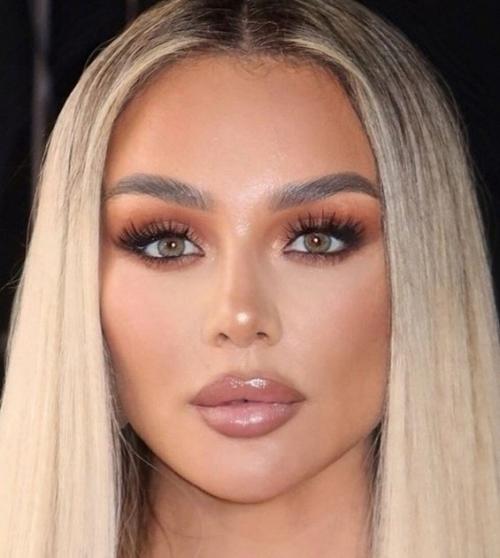 Почему сразу не голая? 01