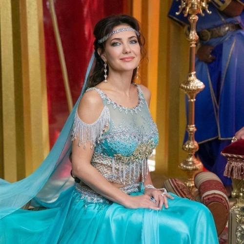 Самая красивая и харизматичная актриса в России пожалуй. 01