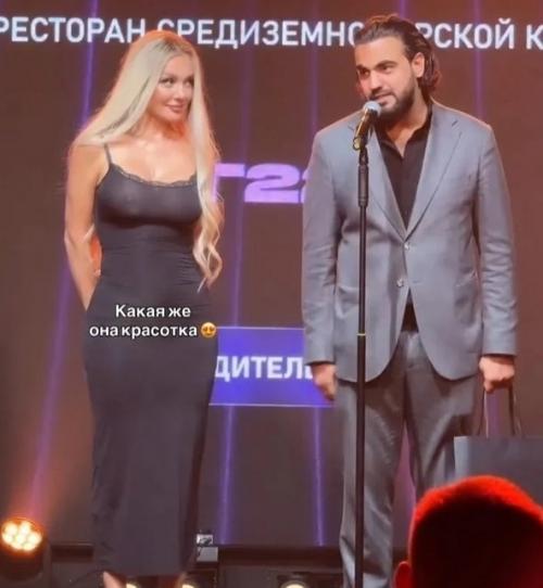 Почему сразу не голая? 02