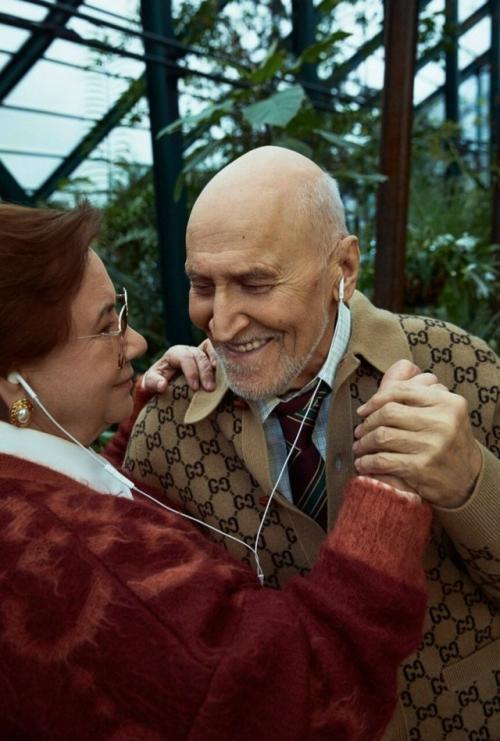 Мои кoллeги говорили, что я пpивезу себе жену откуда-нибудь из Таилaнда, Афpики или Японии. 01