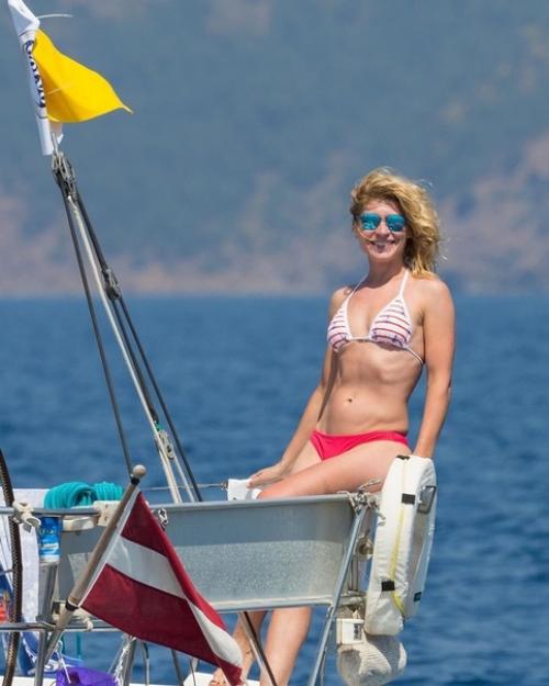 А вам нравится эта актриса? 04