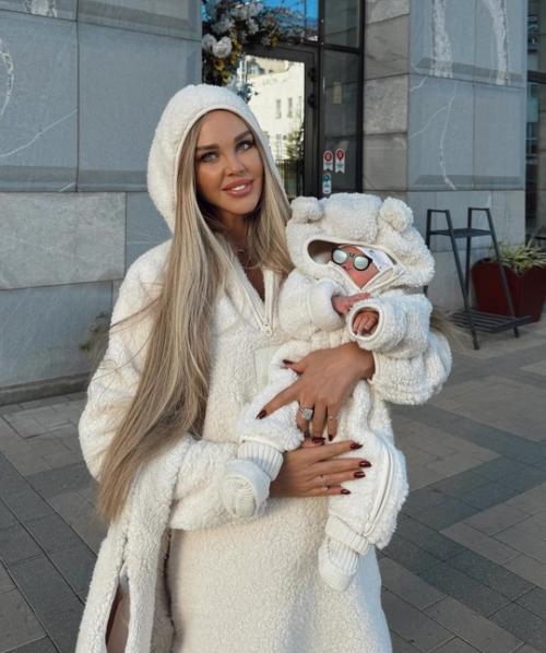 В Окружении Детей Мария погребняк прекрасно выглядит спустя месяц после родов. 01