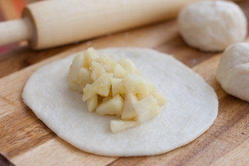 Яблочные пирожки.   Пышные и румяные, мои любимые пирожки с яблоками. 02