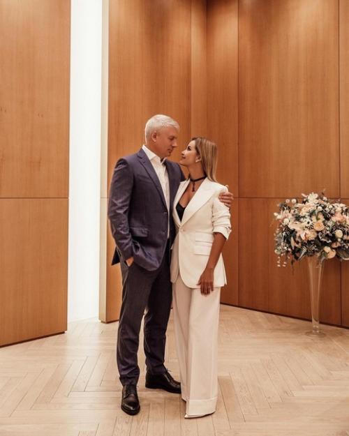 Уравновешенный, Спокойный, Очень Любит и Балует Олю. 02