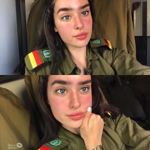 Она в израильской армии служит.