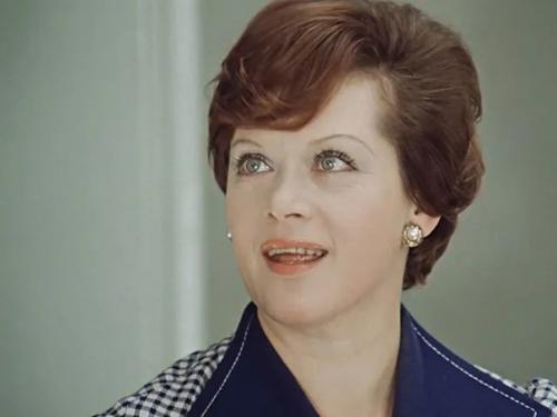 Вот так выглядит звезда Служебного Романа Алиса Фрейндлих. 02