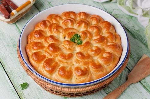 Пирог с мясом Хризантема. Пирог с мясом Хризантема.
