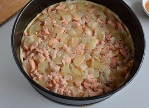 Слоеный пирог с семгой. 07