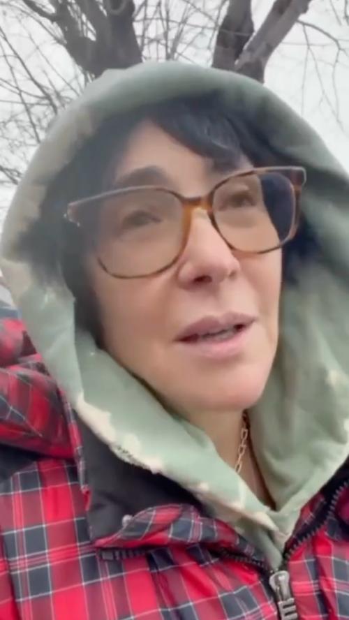 Лолита Милявская к врачам из-за курeния попала.

