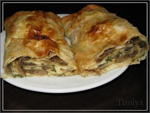 Грибной рулет из лаваша. Грибной рулет из лаваша.