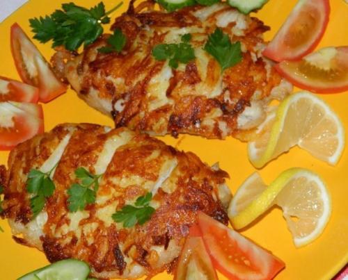 Рыбка в шубе.   Рыбка в хрустящей картофельной корочке вполне может стать одним из наиболее любимых блюд в вашей семье. 05