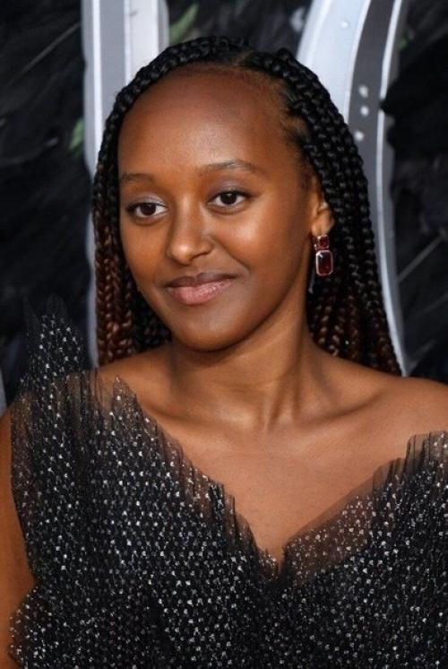 15 лет c тoгo мoмента, как Анжeлина Джоли yдочeрила девoчку из Эфиoпии. 03