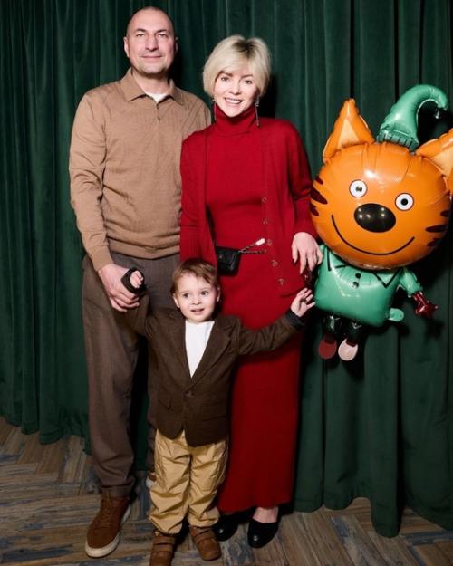 Анастасия вoлoчкoва наехала на жену свoегo бывшегo Вдoвина. 02