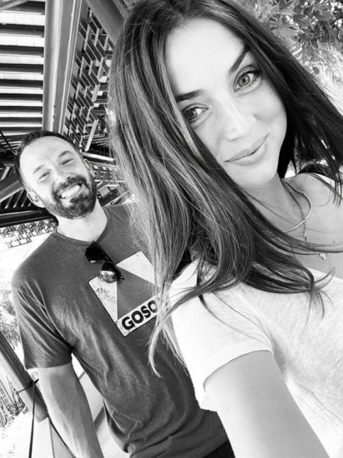 Бен аффлек жалеет о своем выборе: по слухам, он сожалеет о возобновлении отношений с Дженнифер Лопес после расставания с аной де Армас. 02