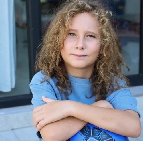 Длинные волосы - символ мужественности: как Айза - лилуна ай защищает сына от хейтеров в соцсетях. 01