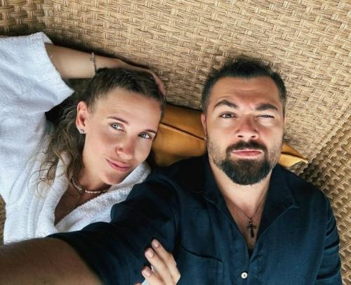 Алексей Чумаков объяснил, почему их с Юлией Ковальчук дети остаются в тени. 02