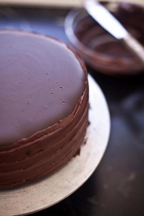 Двухслойный чизкейк с желе в шоколадной глазури. 01