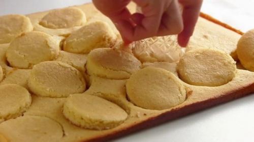 Пирожное Лакомка.  Пирожное лакомка- это очень вкусное и нежное лакомство. 03