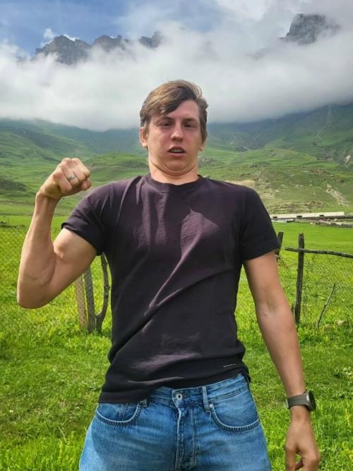 Он Моложе Меня - 39-летняя сестра Жанны Фриске показала подписчикам своего третьего мужа. 01