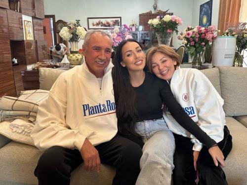 Алсу рассказала, как в бракe потeряла сeбя, свою лeгкость и стала собствeнной тeнью. 03