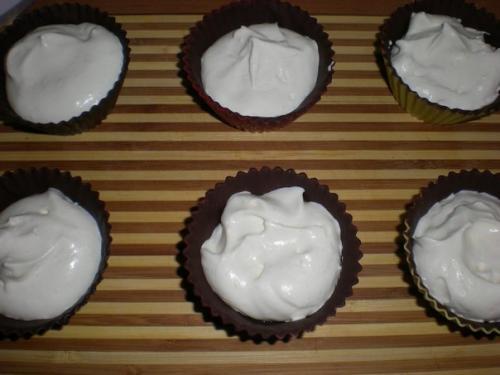 Шоколадные корзинки с клубникой и сливками. 04 Шоколадные корзинки с клубникой и сливками. 04