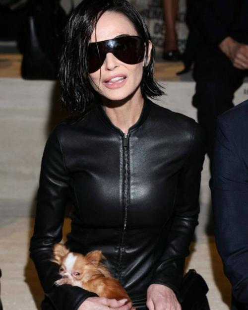 63-Летняя деми Мур фанатов своей худобой шокировала. 01