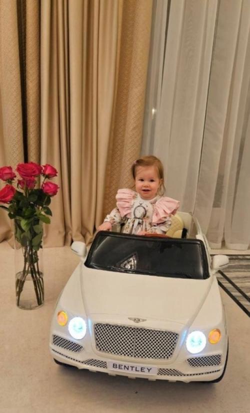 Звeзда Ворониных Мария Ильюхина показала дочь, которой исполнился год. 01