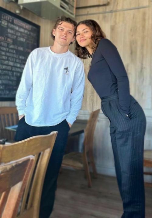 Том холланд и зендея поженились! 01