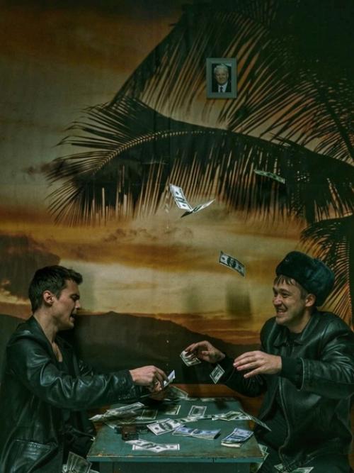 Иван Янковский в специальной промо - фотосессии для нового сериала Аутсорс, который сейчас является самым популярным среди российских зрителей. 04