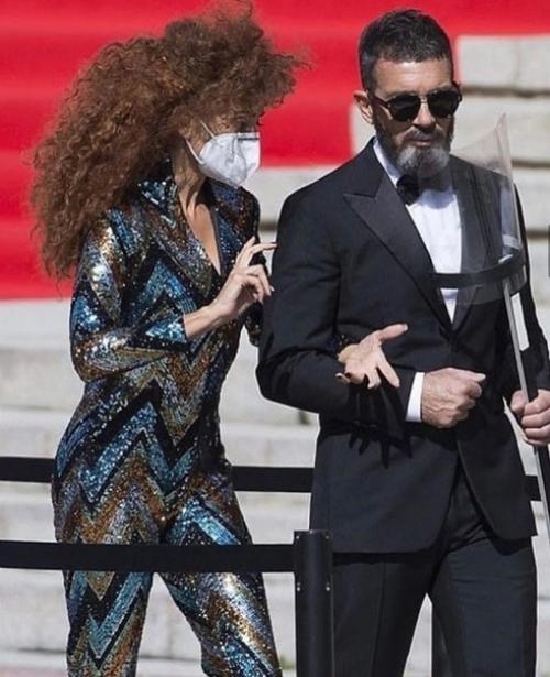 Пенелопа Крус и Антонио бандерас отлично смотрятся вместе. 04