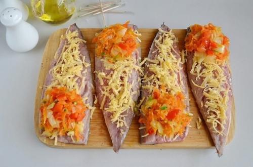 Мы рекомендуем приготовить, это очень вкусно рулеты из скумбрии с сыром и овощами. 05 Мы рекомендуем приготовить, это очень вкусно рулеты из скумбрии с сыром и овощами. 05