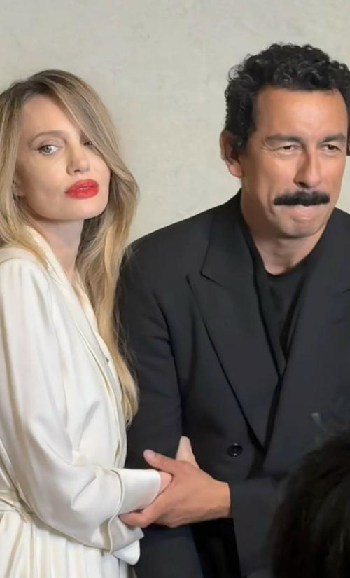 Энджи сделала глаза? 01