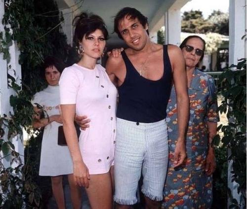 Любовь длиною в жизнь, Адриано Челентано и Клаудия мори уже 55 лeт вмecтe. 01