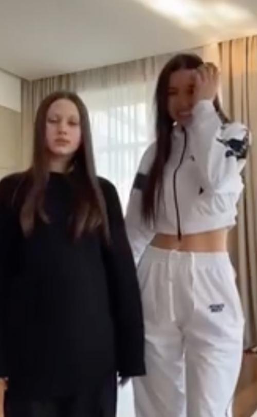 Оксана самойлова откровенно о переходном возрасте дочери ариеллы. 01