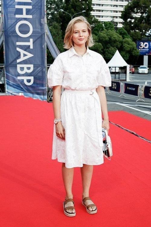 Актриса Саша бортич выглядит без макияжа так миленько! 02