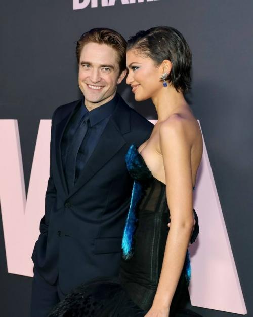 Зендея сияет на нью-йоркской премьере своего фильма вот это драма! 04