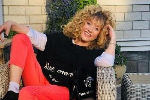 СМИ сообщили о возможной причине ухода певицы Аллы Пугачевой и ее семьи из израиля - проблемы со здоровьем, связанные с ее сердцем. 02