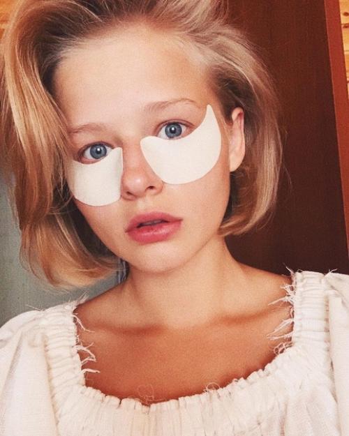 Актриса Саша бортич выглядит без макияжа так миленько! 06