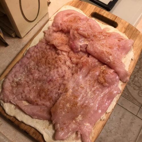 Быстрый, вкусный рулет из куриного Филе с беконом и сыром. 02