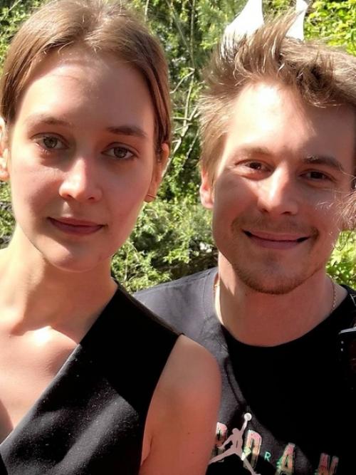 Янковскиe вмeстe в дeнь памяти главы династии собрались. 05